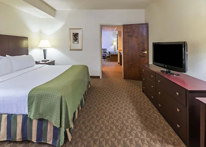 Luxury hotel only: Holiday Inn Springdale-Fayetteville Area By Ihg